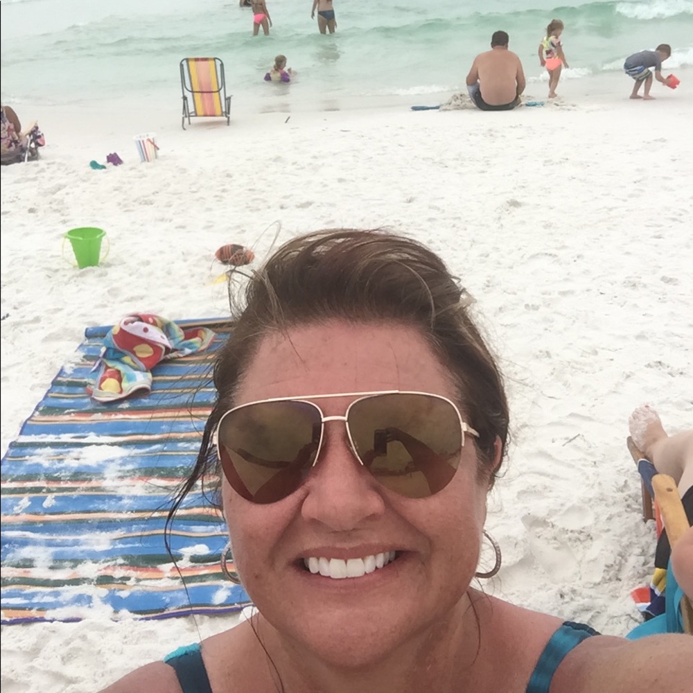 Meet your Posher, Melissa